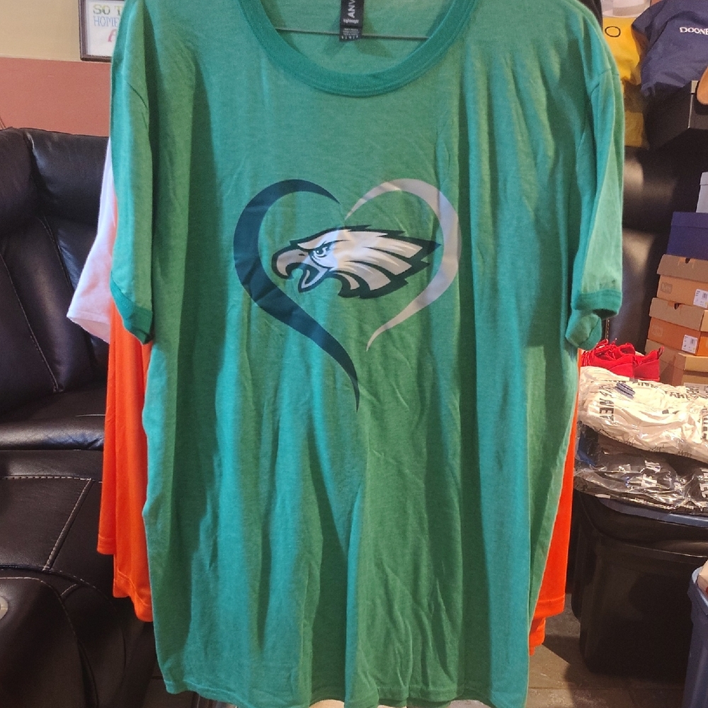 Anvil Green Short Sleeve Tee with Eagle Heart Design